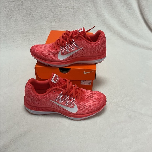 Nike Women's Red Running Shoes - Picture 2 of 3